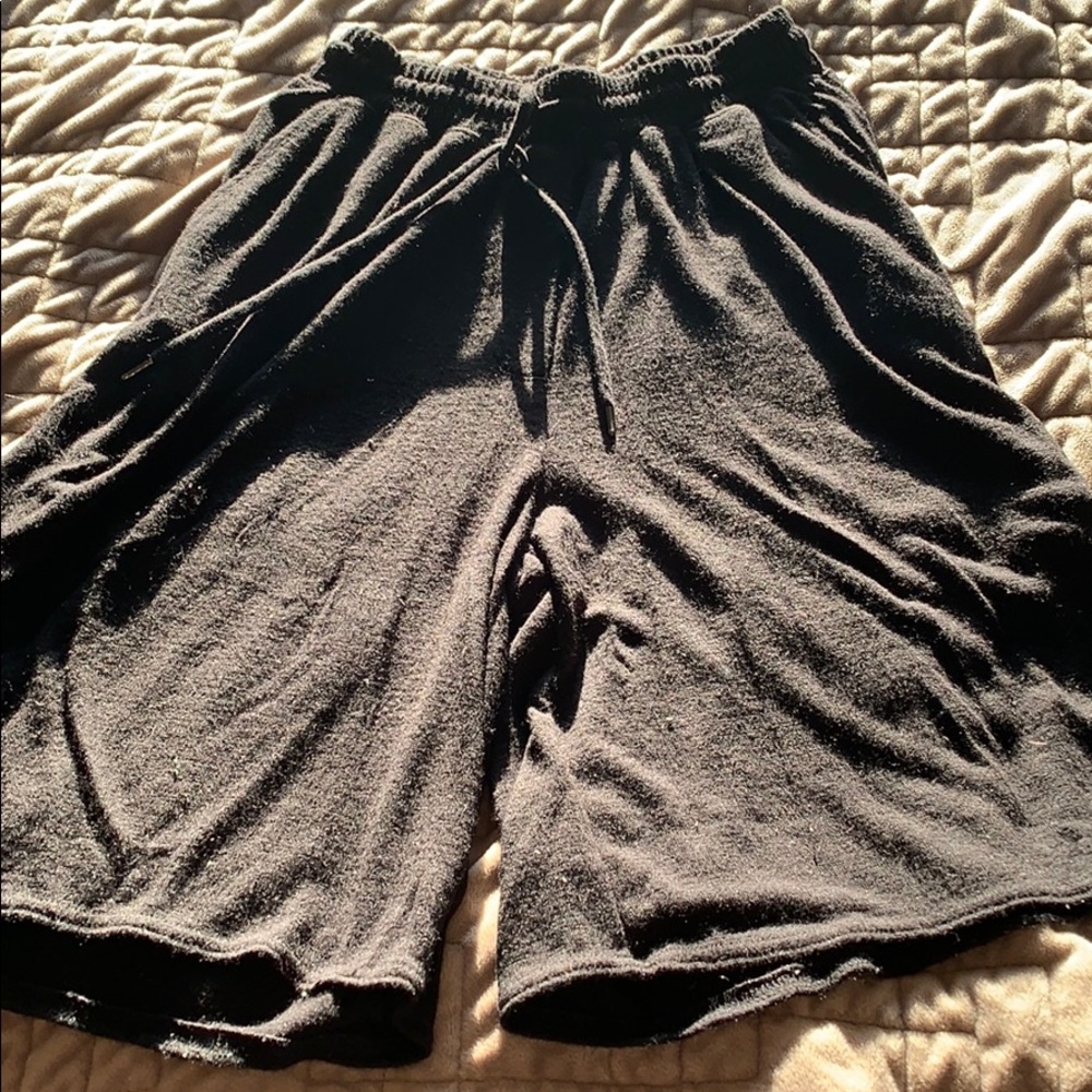 Aritizia Wilfred Free knit long shorts
